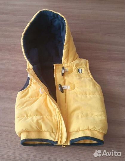 Жилет утепленный до 6-8 мес