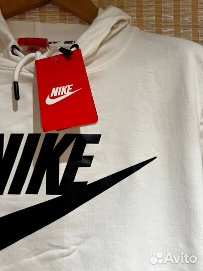 Худи Nike белая