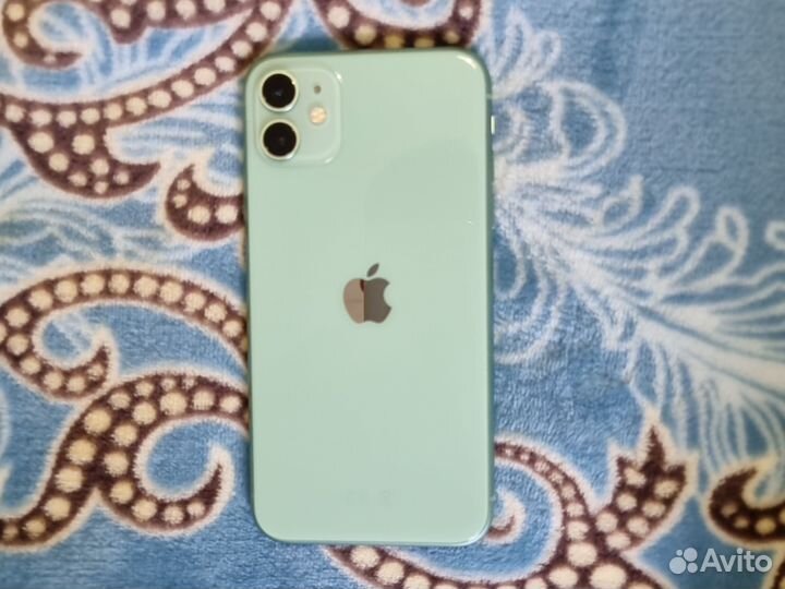 iPhone 11, 64 ГБ