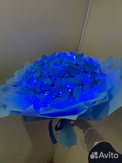 Светящиеся букеты из бабочек