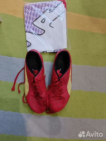 Футбольные бутсы puma