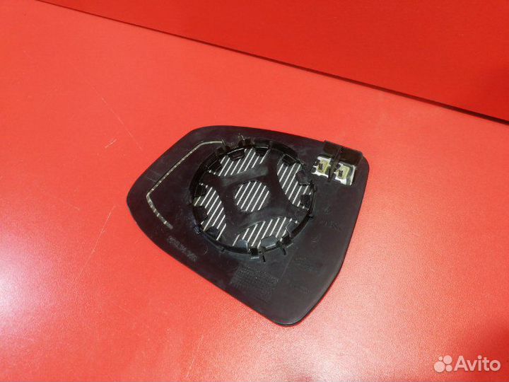 Зеркальный элемент передний правый Ford Focus CB4