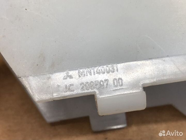 Панель прикуривателя Мицубиси Кольт