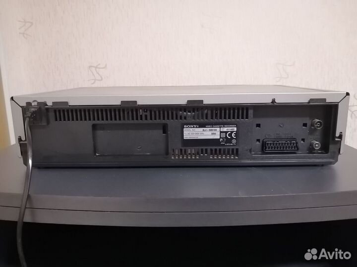 Видеомагнитофон Sony SLV-610K