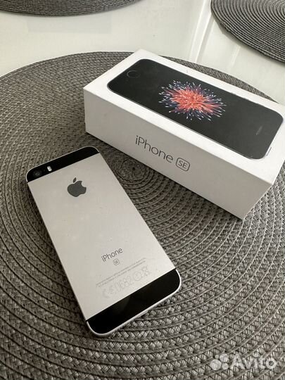iPhone SE, 32 ГБ