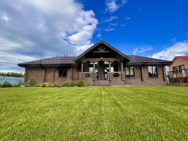 Дом 246,3 м² на участке 14,9 сот.