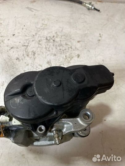 Суппорт тормозной задний правый Mitsubishi