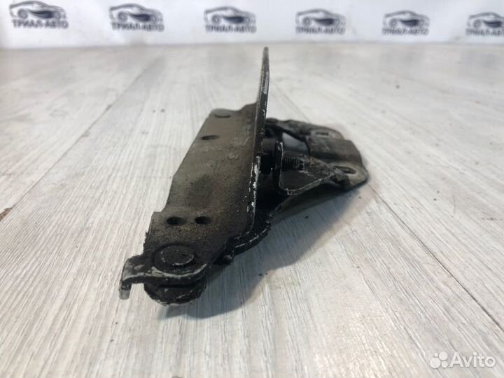 Петля капота Land Rover Freelander 2 правая