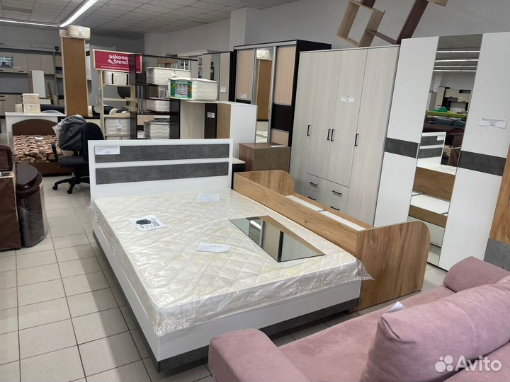 Стол компьютерный