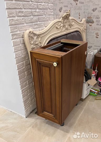 Шкаф кухонный