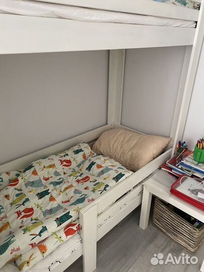 Кровать двухьярусная