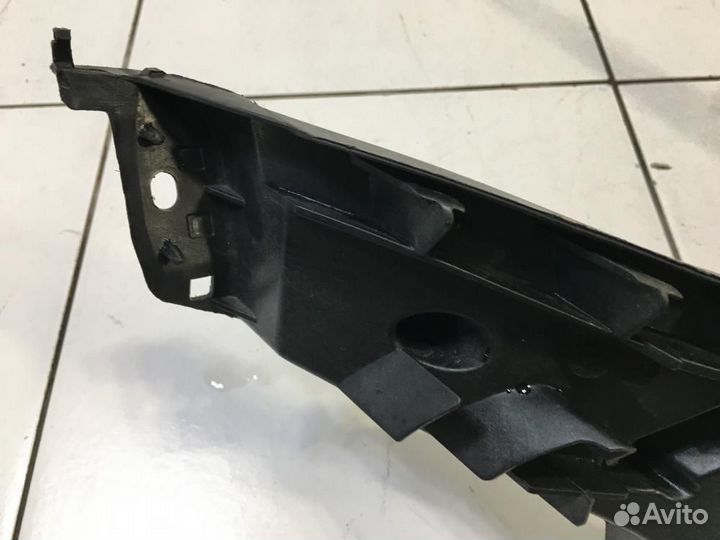 Кронштейн фары правый Audi А4 В8 8K2