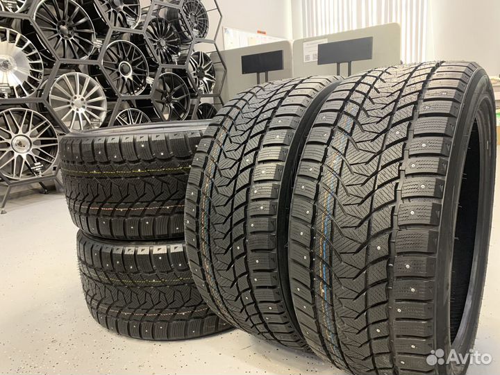 Tri Ace Snow White II 245/40 R19 и 275/35 R19 98H