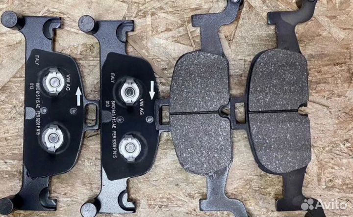 Тормозные колодки передние audi VAG 8W0698151AQ
