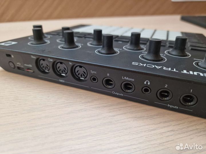 Грувбокс Novation Circuit Tracks