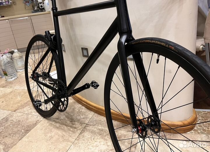 Велосипед трековый фикс Santa Fixie