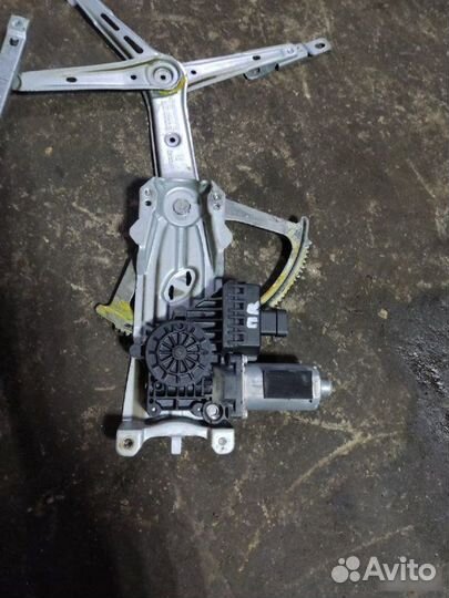 Стеклоподъемник передний правый Opel Astra H