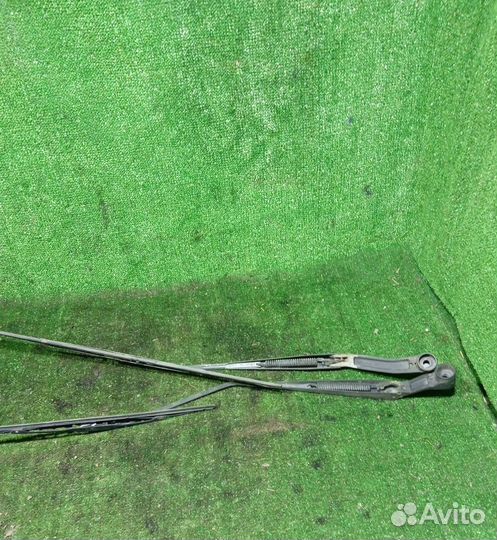 Поводок стеклоочистителя Mitsubishi IX (2000—2007)