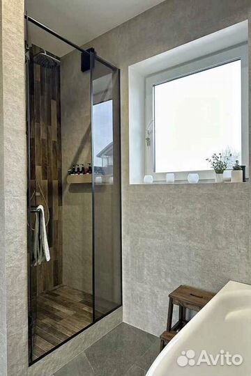 Стеклянное ограждение в душ