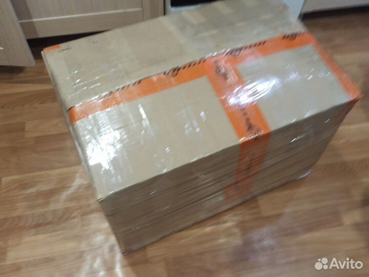 Коробка мячей для Дениса