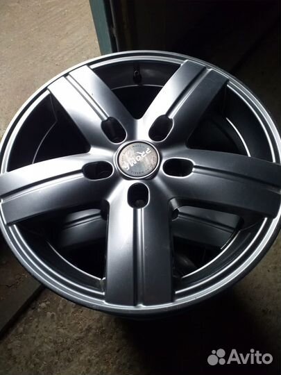 Продаю литые диски от рено дастер R16
