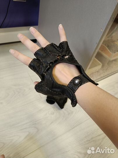 Митенки. Перчатки без пальцев Gloves