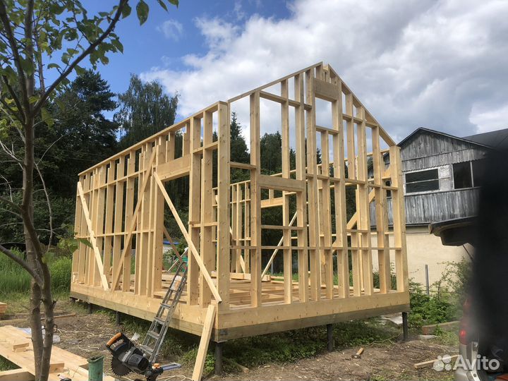 Бригада строителей