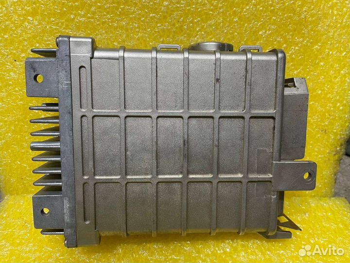 Блок управления двигателем audi 80 b3