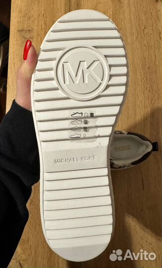 Сникерсы женские Michael Kors US6.5