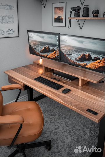 Стол для компьютера в лофт-стиле