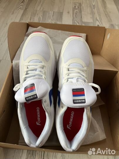 Кроссовки forward