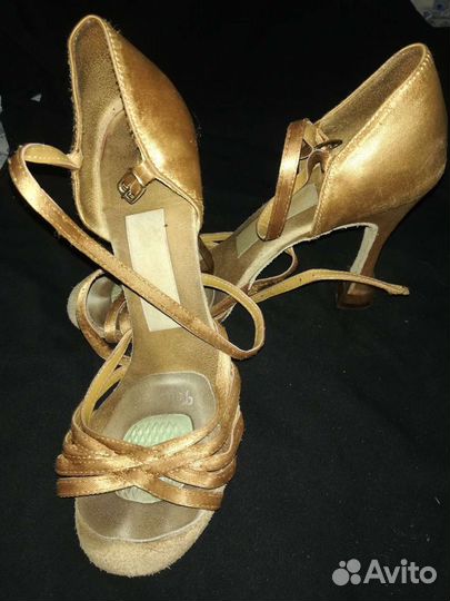 Обувь для бальных танцев