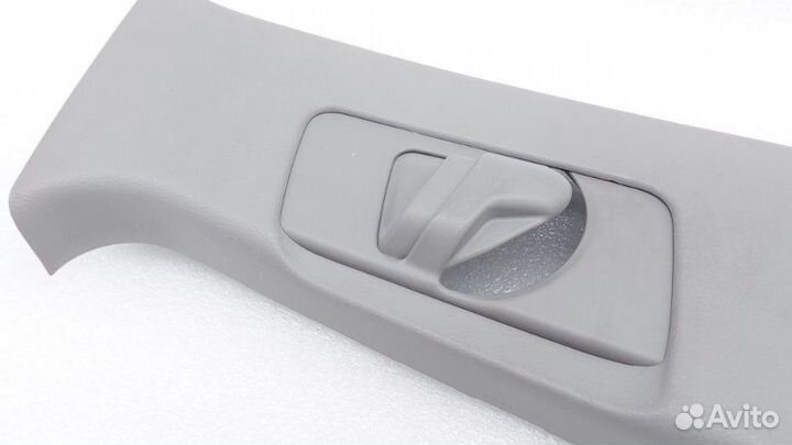 Обшивка центральной стойки правая Toyota Camry