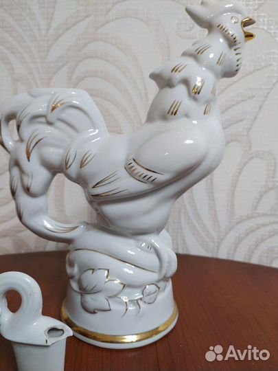 Фарфоровый графин петух