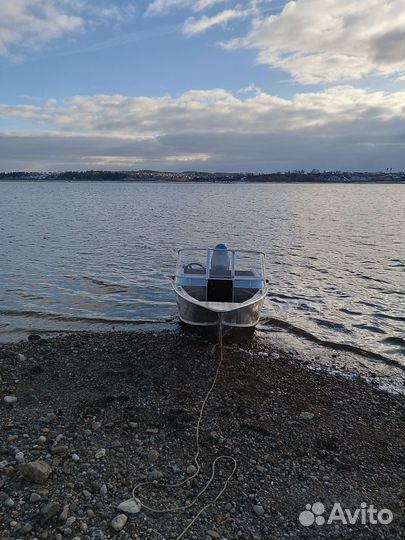 Лодка и баллоны остойчивости