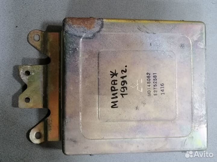 Блок управления двс Mitsubishi Mirage 1990