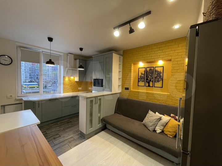 3-к. квартира, 55 м², 2/20 эт.