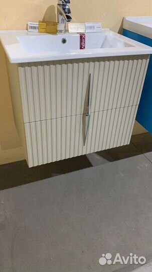 Комплект мебели Caprigo, Тумба и зеркало