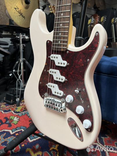 Электрогитара stratocaster