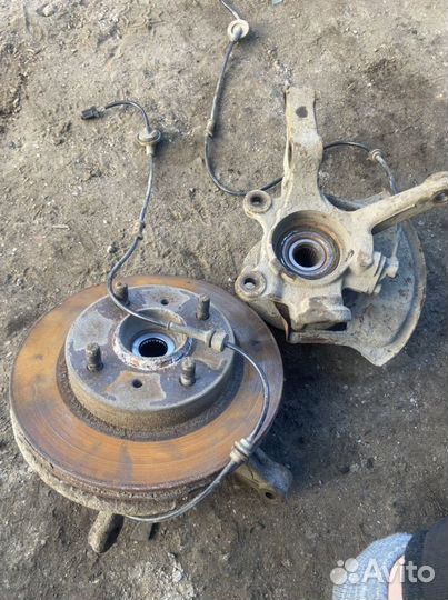 Поворотные кулаки Nissan Almera Classic B10