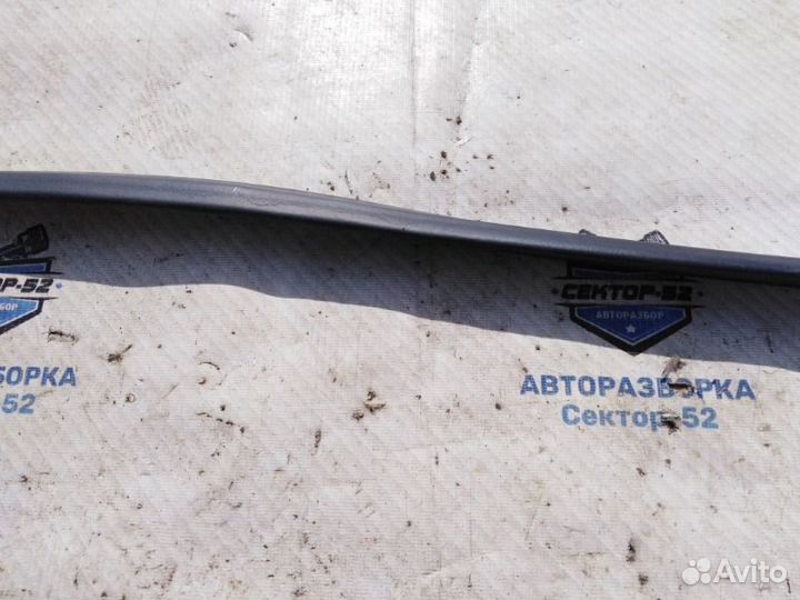 Уплотнитель двери передний правый Mazda 3 BL