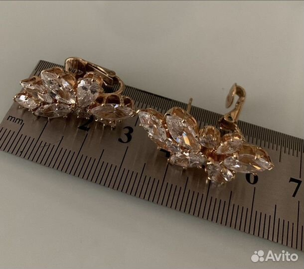 Винтажные позолоченные серьги с кристаллами