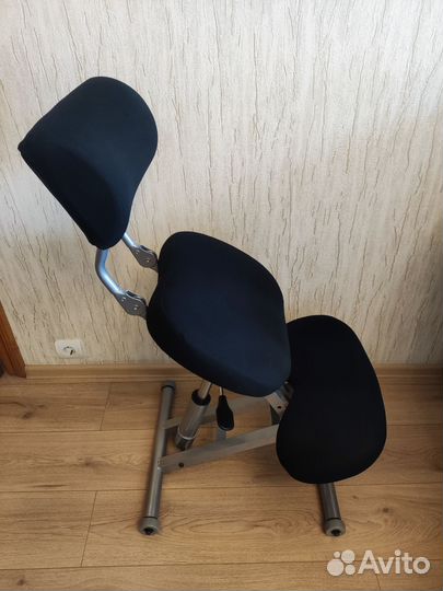 Коленный стул smartstool km01b