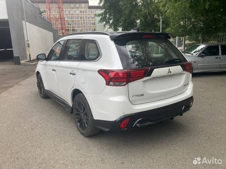 Mitsubishi Outlander 2.4 CVT, 2021, 20 км