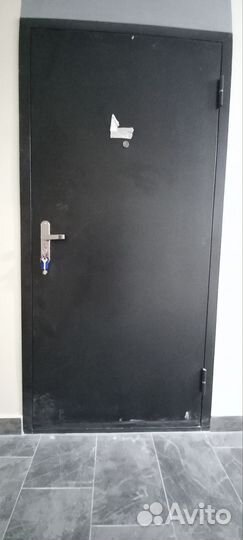 Дверь входная от застройщика