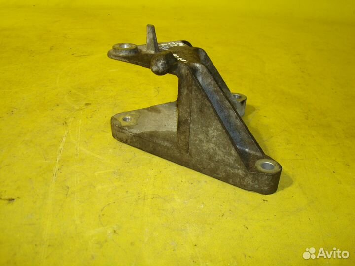 Крепление Опора Коробки Задняя Opel Insignia 2.0л