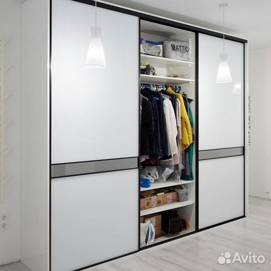 Шкаф-купе с зеркалом