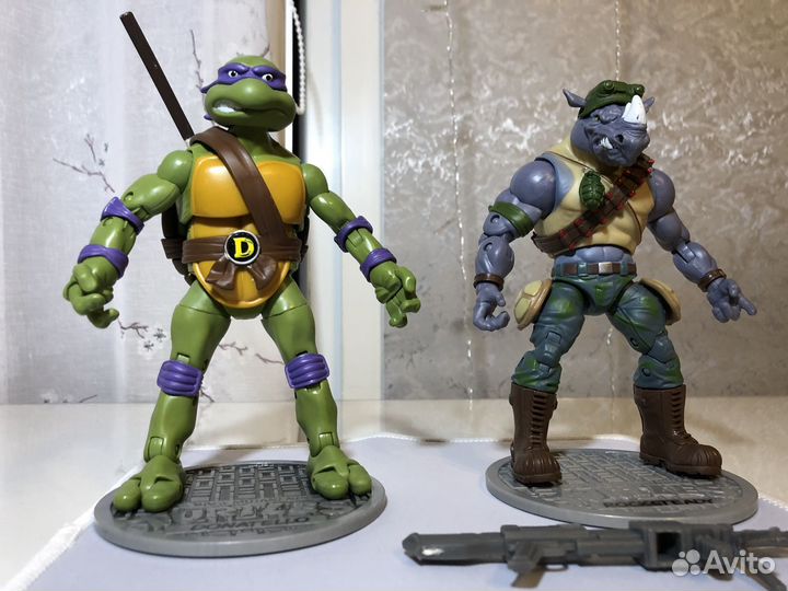 Фигурка Черепашка-ниндзя и Рокстеди Playmates 2012