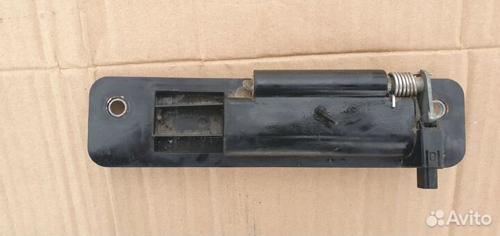 Ручка замка крышки багажника мерседес gl164