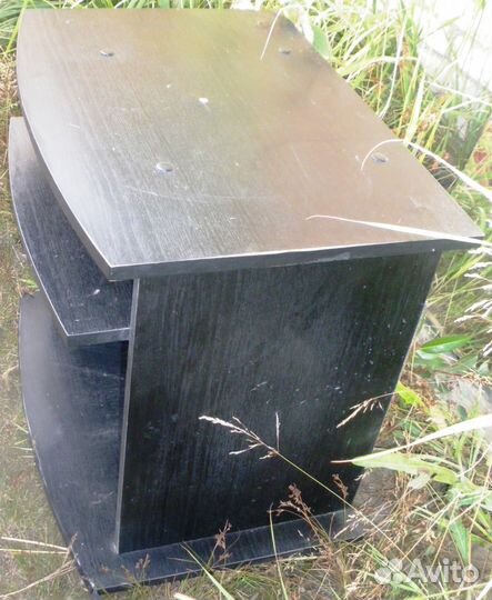 Тумба на колесиках